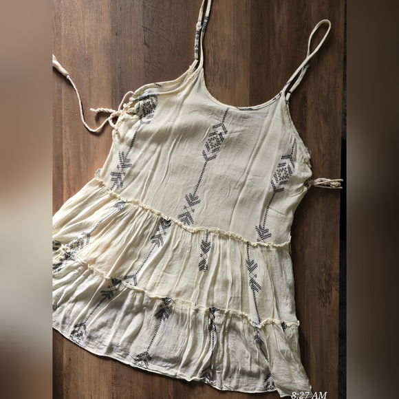 Woman beach cover up - Picture 1 of 6